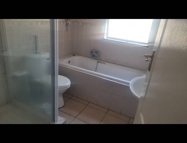 3 BEDROOM TOWNHOUSE FOR SALE IN WATERVAL EAST
